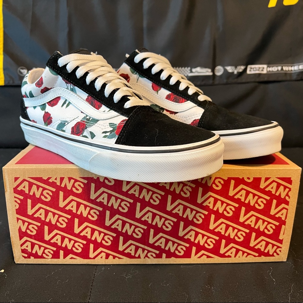 Old Skool Red Roses Vans
